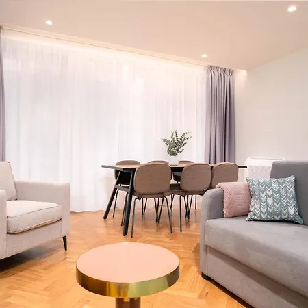 Limehome Rua 31 De Janeiro 4*