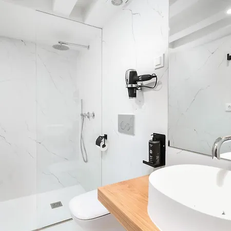 Limehome Rua 31 De Janeiro 4*