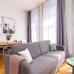 Limehome Rua 31 De Janeiro Порту
